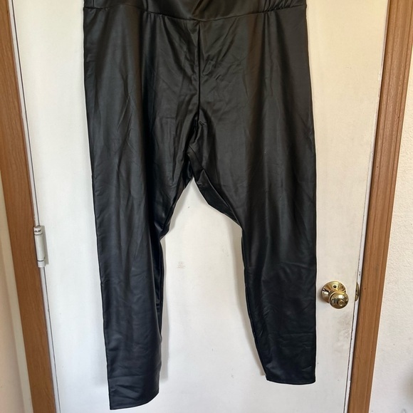 Lane Bryant plus size photo black leather pull on stretch pants - Picture 1 of 8